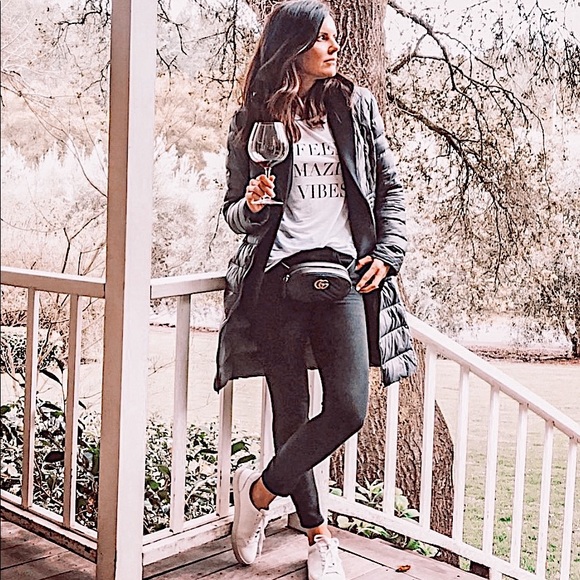 Meet your Posher, Ellie - Picture 2 of 6